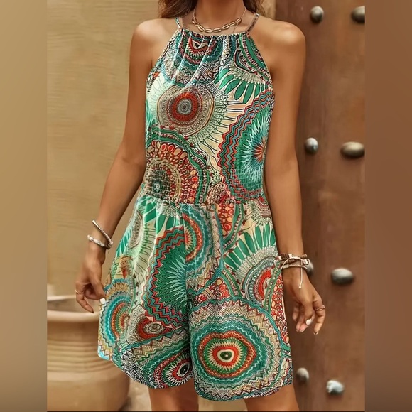 SO CHIC BOUTIQUE ADORABLE ROMPER! - Picture 3 of 5